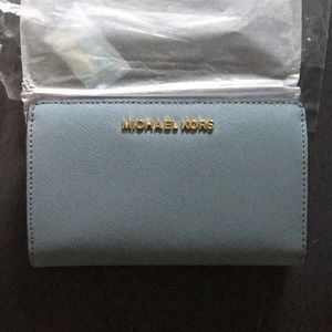 Michael kors jet set wallet